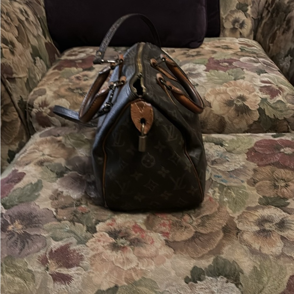 Vintage Louis Vuitton satchel handbag. - Picture 3 of 9